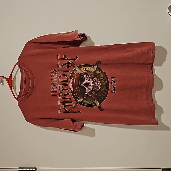 Unbranded Other - Pirates Paradise Cape Cod Rum Co. since 1620 graphic tee rusty red Medium UNISEX